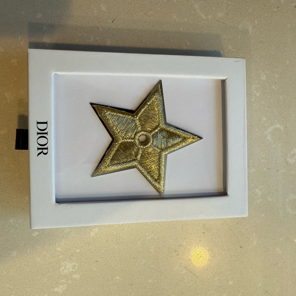 Silver Button Accessory - Picture 2 of 3